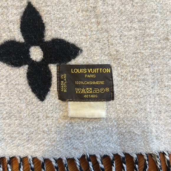 Louis Vuitton Cashmere Scarf- REYKJAVIK cashmere scarf black - Picture 3 of 4